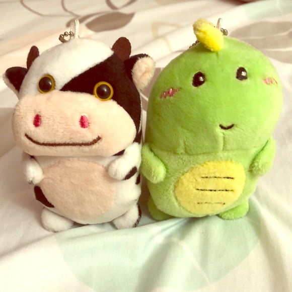 🌼3/$20🌼 2 plush keychain - Picture 1 of 5